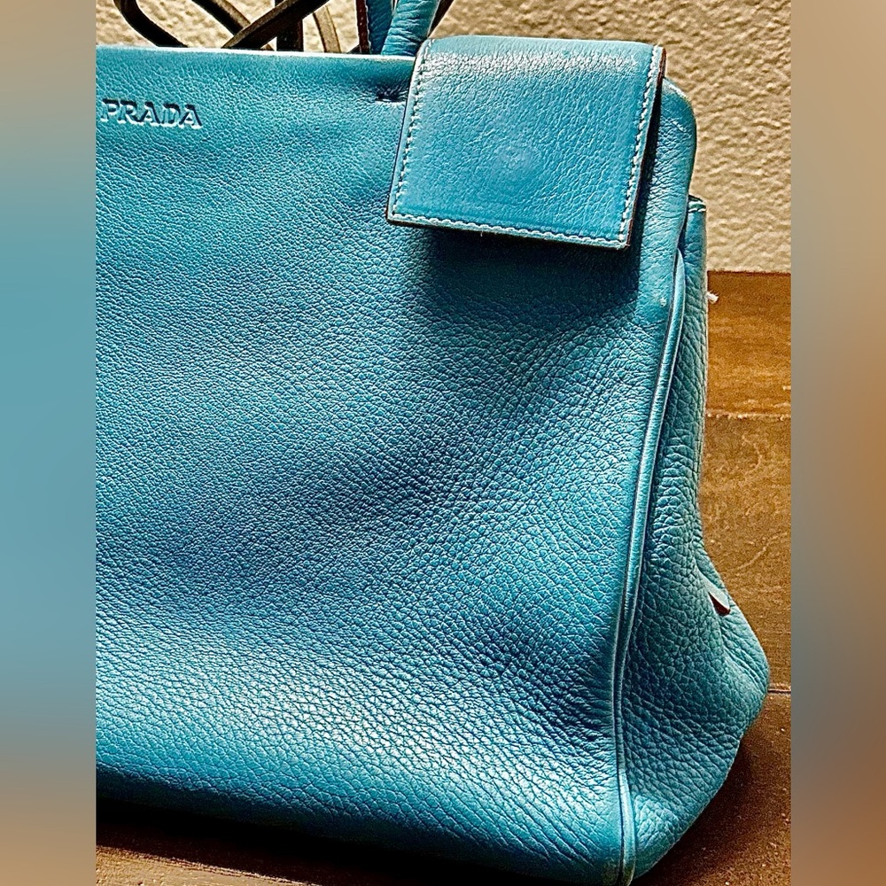 Prada Vitello Daino Triple Pocket Shopper Tote -  
Cosmic blue pebbled leather - Picture 4 of 16